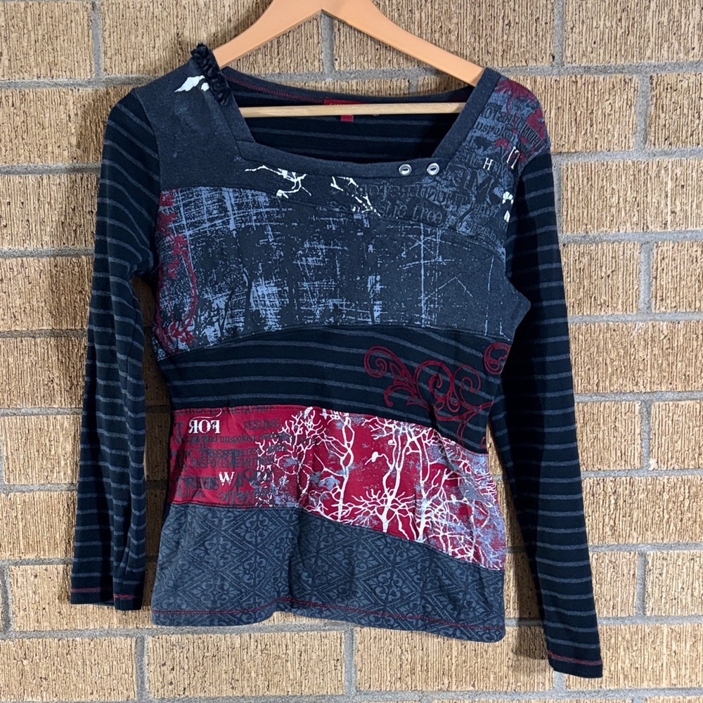 Striped red and black grunge long sleeve